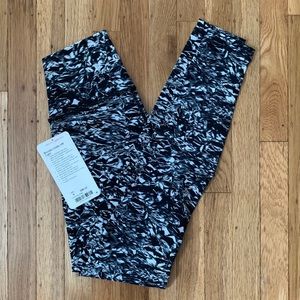Lululemon Liquid Platinum Alpine White Multi s 4